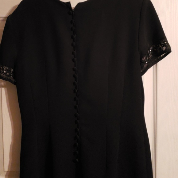 Dress - Picture 3 of 4